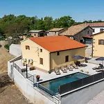 Casa Olika