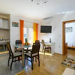 Mare - Apartment Pula Center