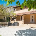 Casa Viktoria With Private Garden And Bbq