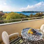 1 Bedroom Stunning Apartment In Pula