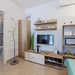 Cozy Apartment In Fazana With Wifi