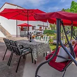 Cozy Apartment In Fazana With Wifi