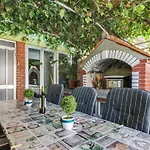 Nice Apartment In Pula With Kitchen