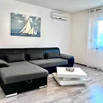 Luana Lux Apartment