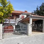 Apartment In Banjole With Terrace, Air Conditioning, Wifi, Washing Machine 3360-1