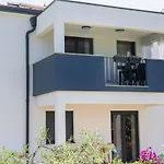Apartment Aura