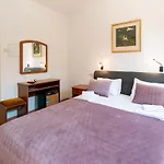 Room 96-1