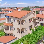 1 Bedroom Lovely Apartment In Medulin