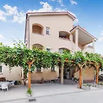 Amazing Apartment In Medulin