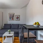 Gorgeous Apartment In Medulin With Kitchen