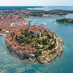 Awesome Apartment In Rovinj With 3 Bedrooms