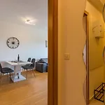 Apartman E&T ****