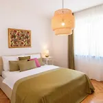 Julie City Centre Porec Apartment