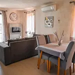Teo Apartments