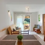 Apartments Gilly 1