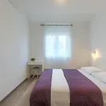 Apartments Gilly 2