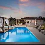 Holiday House Bilos