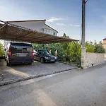 3 Bedroom Awesome Apartment In Pula