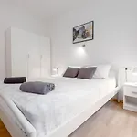 Bora Apartment Pula