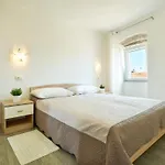 Roviv Apartments In The Old Town By Irundo