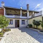 Villa Rosana In Muntic - Haus Fuer 4-5 Personen