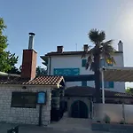 Apartment'S & Restorant Vili