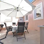 City Centre Apartment With Terrace 2
