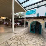 Apartment'S & Restorant Vili