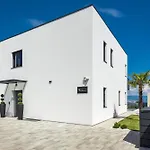 Three Elements Villas - Villa Titanium