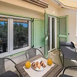 Relaxing Oasis Near Porec