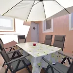 City Centre Apartment With Terrace 2