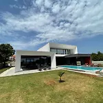 Vila Mediterraneo