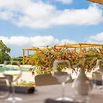Velanera Hotel & Restaurant