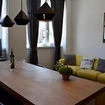 Paligo Apartment