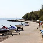 Apartments With A Parking Space Novigrad - 15227