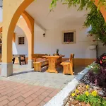 Holiday House Karla Valentina