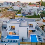 Villa Rougemarin - Marin With Private Pool