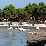 Apartments With A Parking Space Umag - 7063