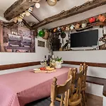 Apartment Laura Ika-Lovran 80 M2 With Private 100 M2 Garden Hot Tub Free Parking