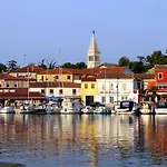 Apartments With A Parking Space Novigrad - 15227