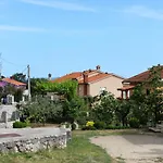 Apartment Smolici 17688A