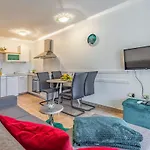 Olga'S Place-New Apartment 200 Mt From The Sea