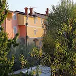 Apartments With A Parking Space Novigrad - 2536