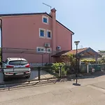 Apartments With A Parking Space Umag - 7063