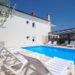 Apartments Villa Rivarella