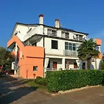 Apartments And Rooms With A Swimming Pool Babici, Umag - 3046
