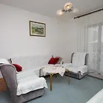 Apartments With A Parking Space Pula - 7681