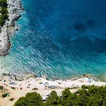 Fabulous Villa Zelda With Pool Near The Beach