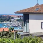 Apartment With Heated Pool, Villa Regina