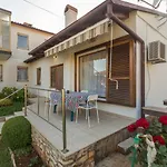 Apartments With A Parking Space Umag - 6992